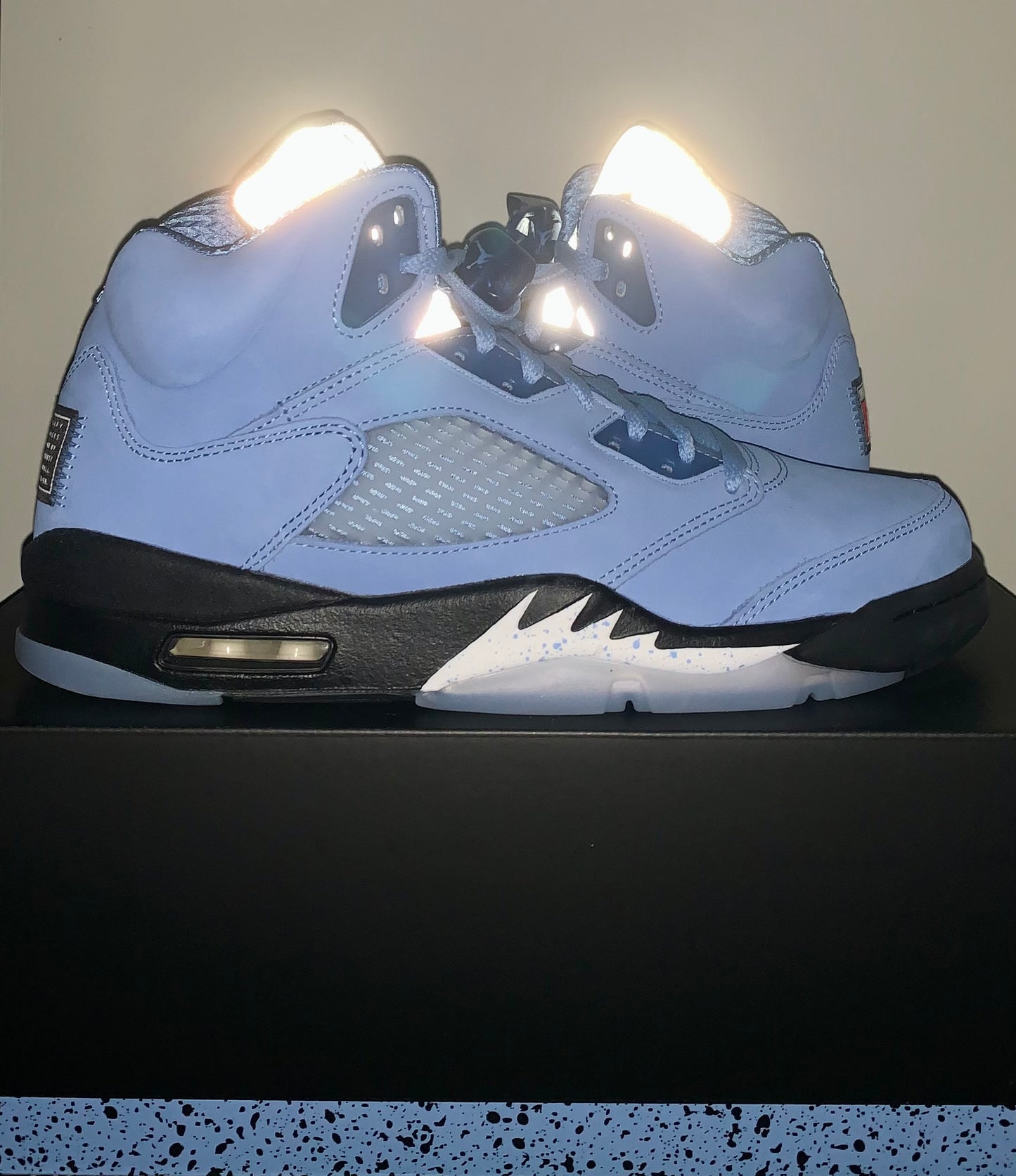 2023 Air Jordan 5 Retro SE 'UNC' Size 10M