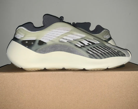 2022 Yeezy 700 V3 'Fade Salt' Size 12.5M