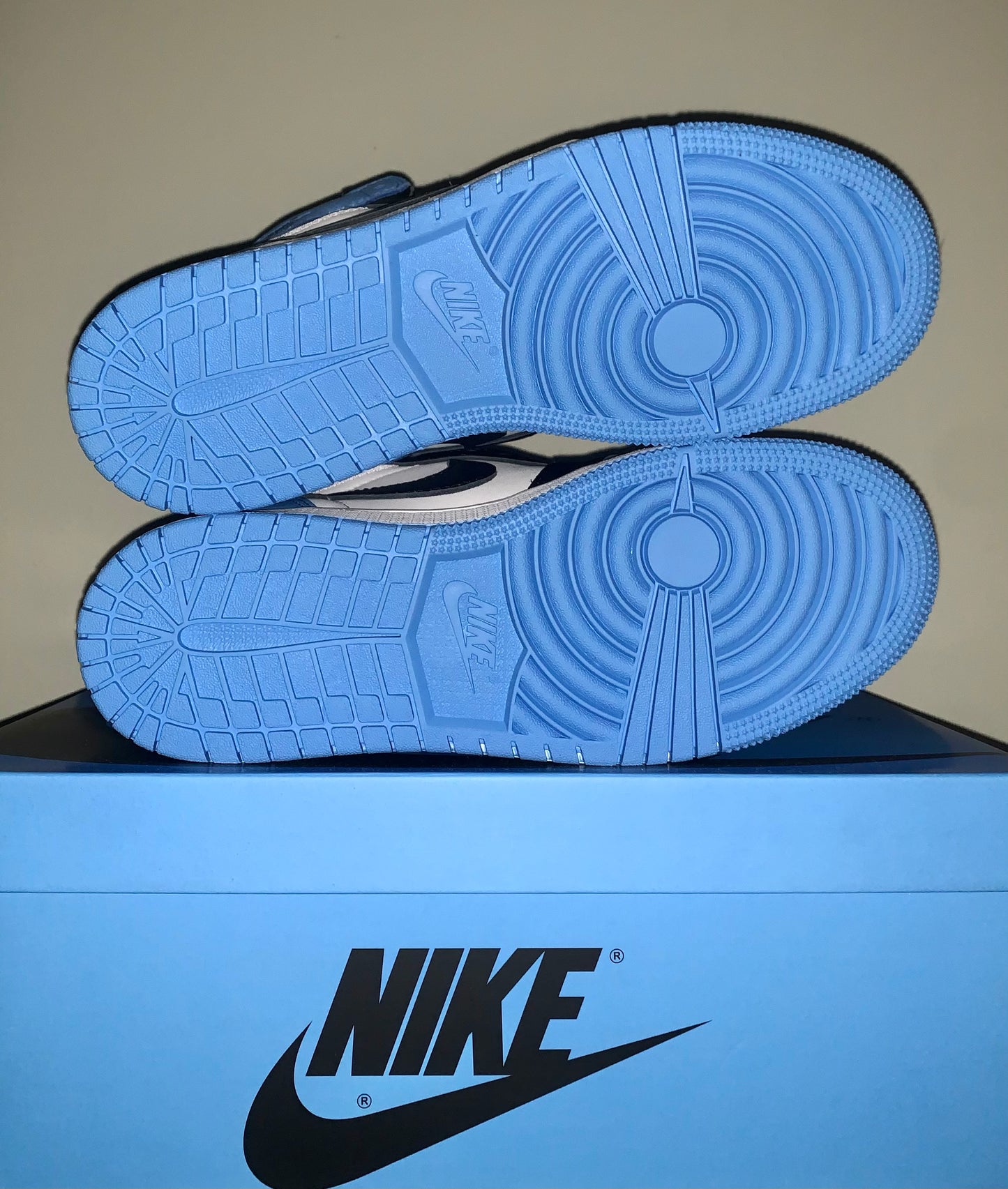 2023 Air Jordan 1 Retro High OG GS 'UNC Toe' Size 5Y