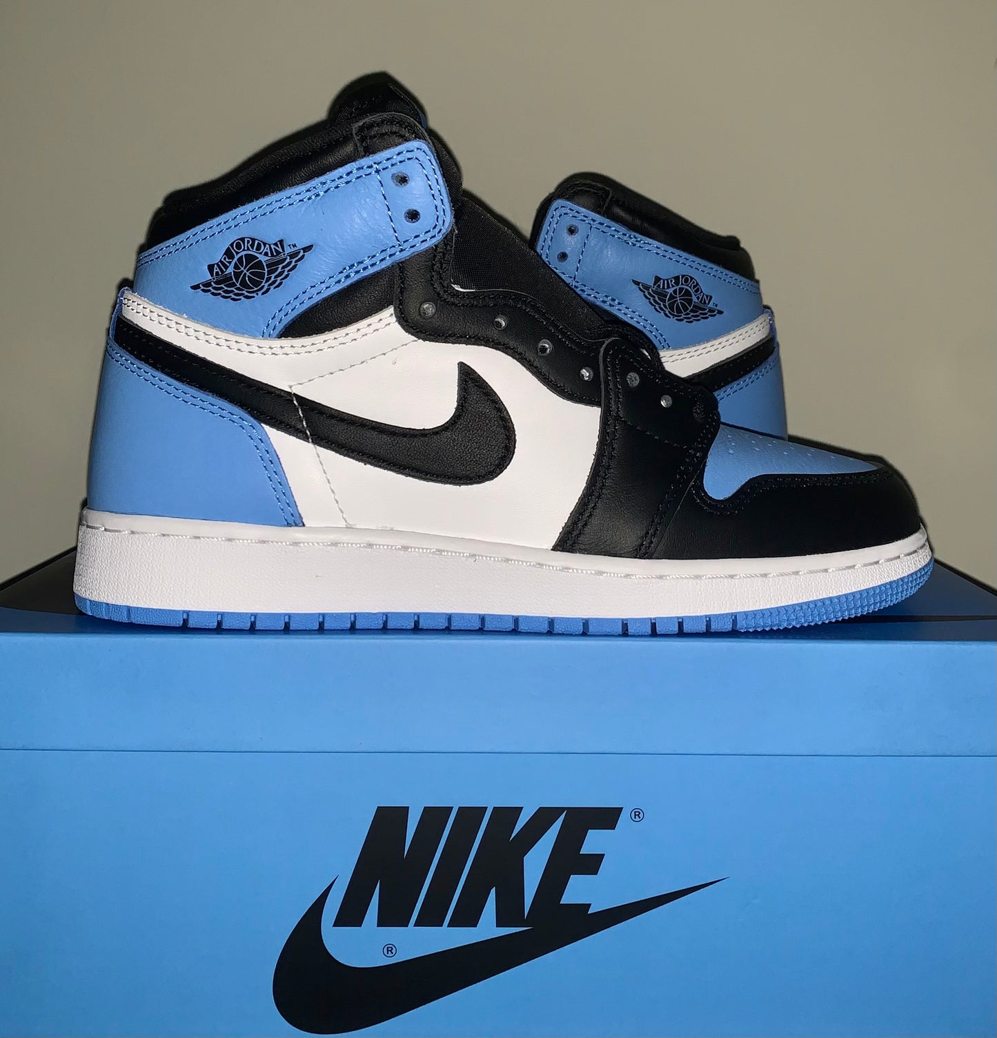 2023 Air Jordan 1 Retro High OG GS 'UNC Toe' Size 5Y