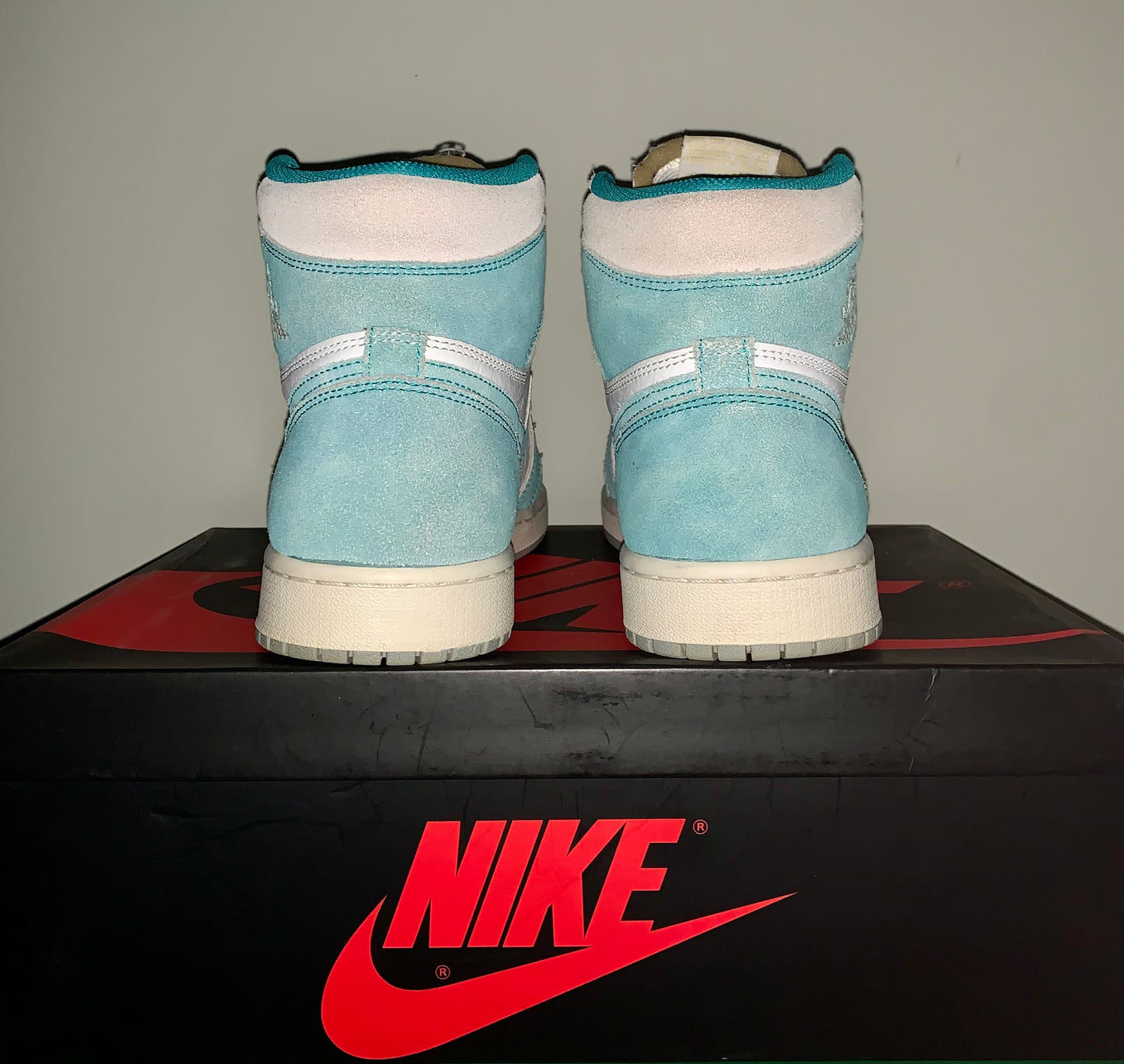 2019 Air Jordan 1 Retro High OG 'Turbo Green' Size 10M